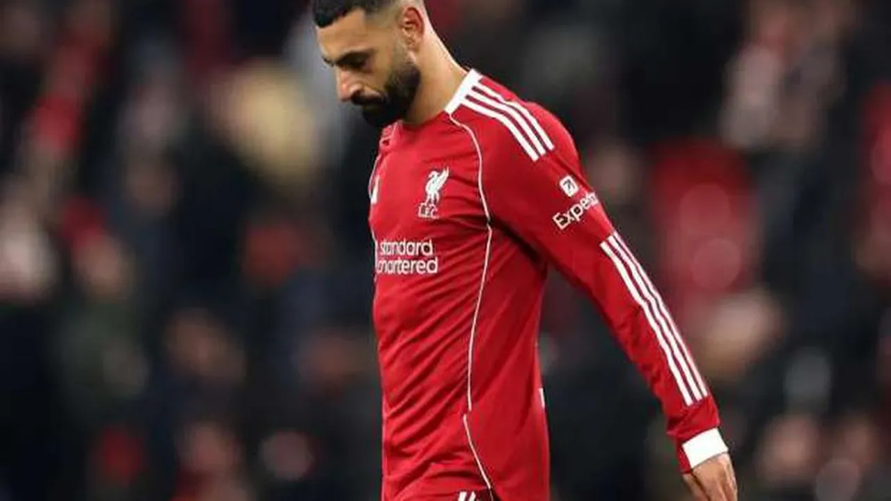 منافسة قوية.. 3 أندية تتقدم بعروض 6 أضعاف راتب محمد صلاح